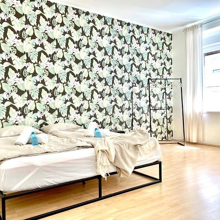 Central Comfy Apartment - Self Check-In グラーツ エクステリア 写真
